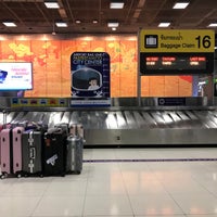 Photo taken at Baggage Claim 16 by Mandy🌾 on 11/23/2019