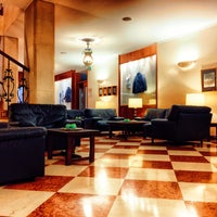 Foto diambil di Astoria Hotel Italia oleh Donatius pada 3/10/2016