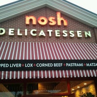 รูปภาพถ่ายที่ NOSH โดย DiningOutSD เมื่อ 6/14/2013