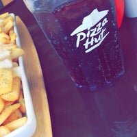 Photo taken at Pizza Hut by Alnour on 10/20/2016