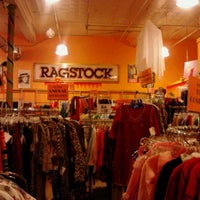 Foto tirada no(a) Ragstock por Unique Styles em 10/16/2012