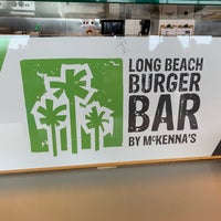 Снимок сделан в Long Beach Burger Bar пользователем Adrian L. 6/26/2019