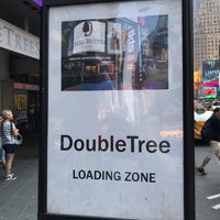 Foto diambil di DoubleTree Suites by Hilton Hotel New York City - Times Square oleh Adrian L. pada 7/16/2018