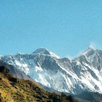 Foto diambil di Mount Everest | Sagarmāthā | सगरमाथा | ཇོ་མོ་གླང་མ | 珠穆朗玛峰 oleh Stephen F. pada 10/20/2012