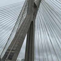 Photo taken at Ponte Octávio Frias de Oliveira (Ponte Estaiada) by 𝓓𝓲𝓮𝓰𝓸 . on 3/22/2024