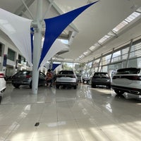 Photo taken at Green Automóveis VW by 𝓓𝓲𝓮𝓰𝓸 . on 3/1/2021