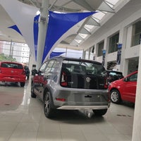 Photo taken at Green Automóveis VW by 𝓓𝓲𝓮𝓰𝓸 . on 3/2/2020