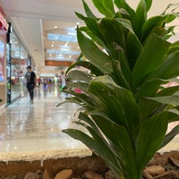 Photo taken at Shopping Interlagos by 𝓓𝓲𝓮𝓰𝓸 . on 3/14/2022