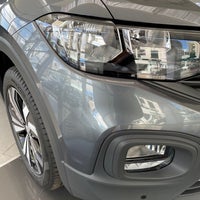 Photo taken at Green Automóveis VW by 𝓓𝓲𝓮𝓰𝓸 . on 3/2/2021