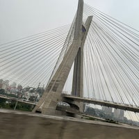 Photo taken at Ponte Octávio Frias de Oliveira (Ponte Estaiada) by 𝓓𝓲𝓮𝓰𝓸 . on 3/13/2024