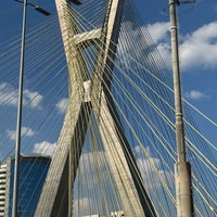 Photo taken at Ponte Octávio Frias de Oliveira (Ponte Estaiada) by 𝓓𝓲𝓮𝓰𝓸 . on 5/12/2024