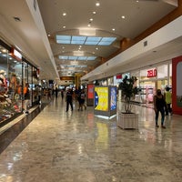 Photo taken at Shopping Interlagos by 𝓓𝓲𝓮𝓰𝓸 . on 2/21/2022