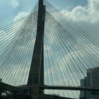 Photo taken at Ponte Octávio Frias de Oliveira (Ponte Estaiada) by 𝓓𝓲𝓮𝓰𝓸 . on 4/26/2024