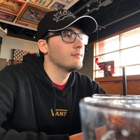 Photo taken at Red Robin Gourmet Burgers and Brews by Joe C. on 2/15/2019