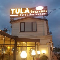 Foto tomada en Tula Cafe &amp;amp; Restaurant  por Salar A. el 5/20/2018