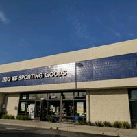 Photo taken at Big 5 Sporting Goods - San Mateo by @SDWIFEY on 3/30/2017