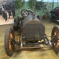 Foto scattata a Simeone Foundation Automotive Museum da David W. il 12/16/2023