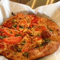 Foto scattata a The Healthy Pizza Company da David V. il 3/15/2013