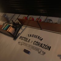 รูปภาพถ่ายที่ Taqueria Pistola y Corazon โดย André L. เมื่อ 12/18/2018
