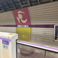 Photo taken at Hanzomon Line Mitsukoshimae Station (Z09) by Kuma on 12/9/2023