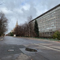 Photo taken at Первый гуманитарный корпус МГУ by Vadim P. on 11/4/2018