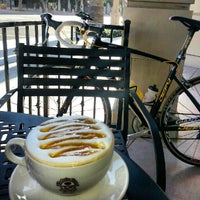 9/21/2012 tarihinde Javier M.ziyaretçi tarafından The Coffee Bean &amp; Tea Leaf'de çekilen fotoğraf