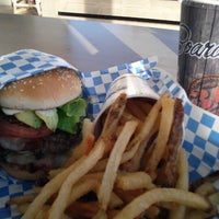 Das Foto wurde bei Boardwalk Fresh Burgers and Fries von Jackie S. am 12/10/2012 aufgenommen