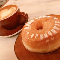 Photo taken at Good Town Doughnuts by 切り餅 on 11/16/2020