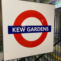 Photo taken at Kew Gardens Underground Station by The Goddamn Batman on 12/27/2019