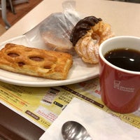 Photo taken at Mister Donut by zephyr m. on 12/22/2019