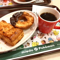 Photo taken at Mister Donut by zephyr m. on 11/18/2018