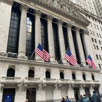 Foto tirada no(a) Wall Street Walks por Steph R. em 11/25/2019