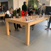 Photo taken at Apple Stanford by Tim L. on 3/8/2020