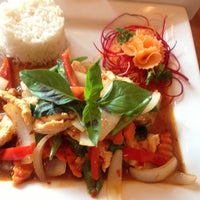 Снимок сделан в Mai Thai Restaurant пользователем Yuri Lilah S. 10/6/2012