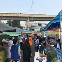 Photo taken at ตลาดนัดคลองถม สะพานใหม่ by Sakol N. on 3/24/2021