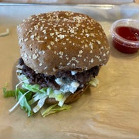 Foto tirada no(a) MOOYAH Burgers, Fries &amp;amp; Shakes por George K. em 9/17/2021