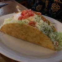 Foto tomada en La Parrilla Mexican Restaurant  por Cat C. el 3/12/2020