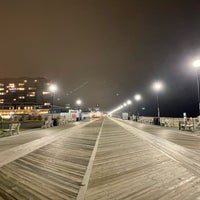 รูปภาพถ่ายที่ Asbury Park Boardwalk โดย Cat C. เมื่อ 12/27/2023