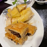 Photo taken at Shanghai Asian Cuisine • 上海小館 by Cat C. on 1/14/2023