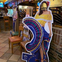 Das Foto wurde bei La Parrilla Mexican Restaurant von Cat C. am 3/10/2020 aufgenommen