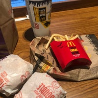 Photo taken at McDonald&amp;#39;s by Victor G. on 10/22/2018