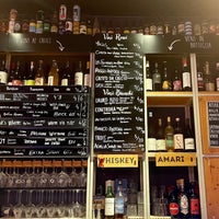 Photo taken at OAK Wine and Craft Beer by Lars Plauborg J. on 5/29/2023