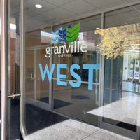 Foto scattata a Granville Towers West da Mac H. il 11/26/2022