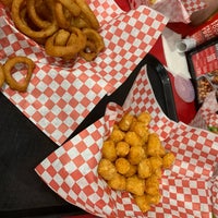 Photo taken at Teddy&amp;#39;s Bigger Burgers by Muse4Fun on 11/22/2018