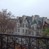 Das Foto wurde bei Hôtel Minerve Paris von Julieta R. am 1/15/2013 aufgenommen