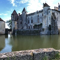 Photo taken at Château de la Brède by Benoît L. on 8/8/2019