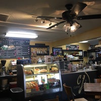 10/20/2017 tarihinde Brett E.ziyaretçi tarafından CJ&amp;#39;s Coffee Cafe'de çekilen fotoğraf