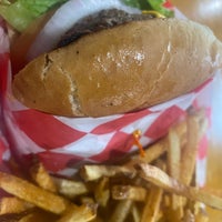 5/2/2022 tarihinde Brett E.ziyaretçi tarafından Best Burger Barn - Denison'de çekilen fotoğraf