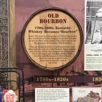 รูปภาพถ่ายที่ Bourbon Heritage Center โดย Michael S. เมื่อ 2/15/2019