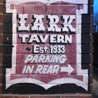 Foto tirada no(a) The Lark Tavern por Allie em 1/27/2017